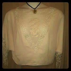 Monteau 3 1/4 inch sleeved Doily Shirt